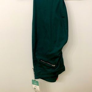 CAbi skinny hunter  green jeans NWT size 10